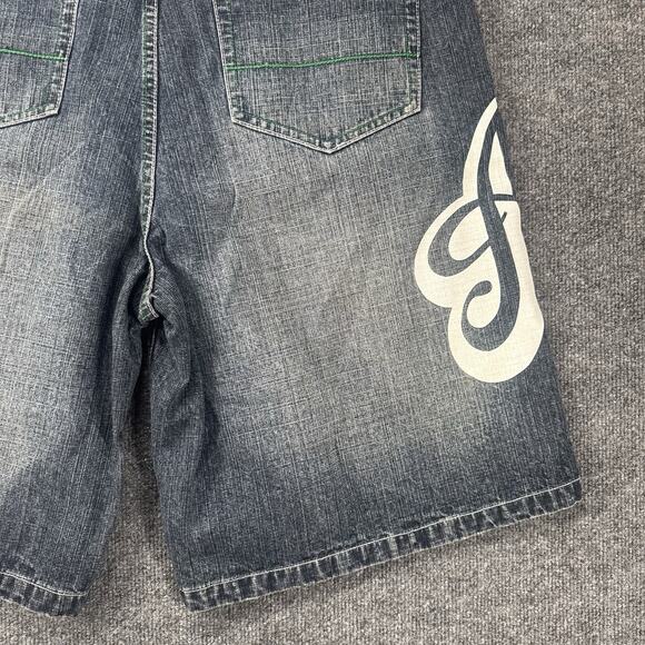 Vintage Y2K Akademiks Denim Jean Shorts Double Sided Graphic Print Baggy Size 40 - Picture 4 of 9